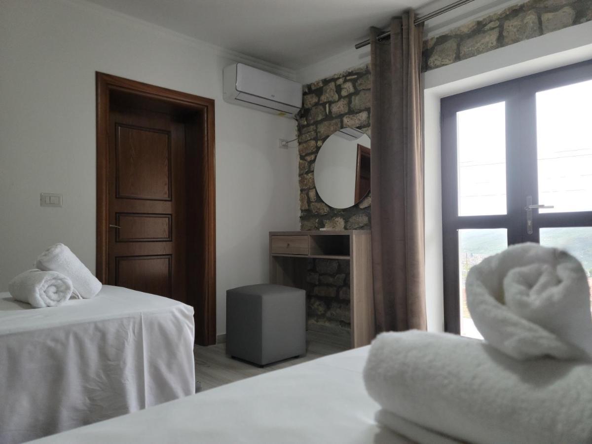 G&K Garden Hotel Berat Kültér fotó