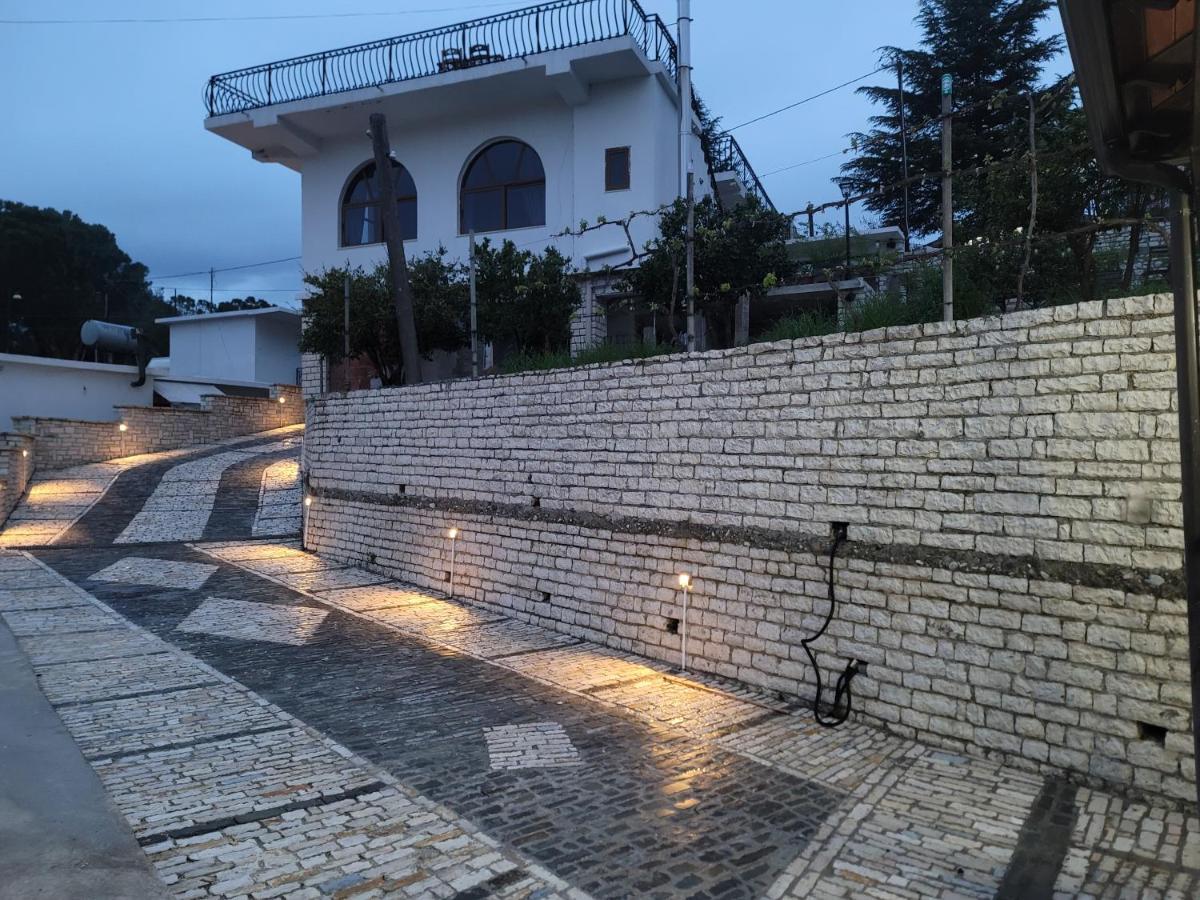 G&K Garden Hotel Berat Kültér fotó