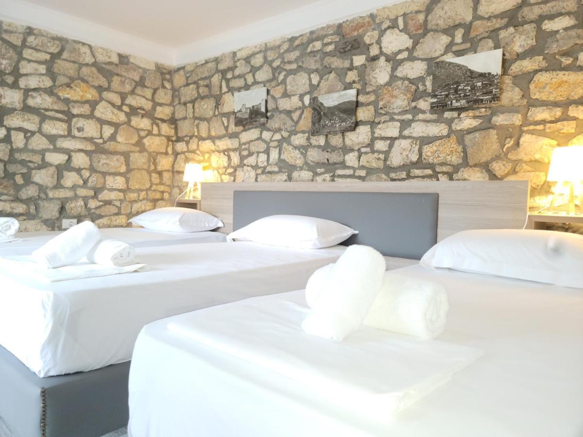 G&K Garden Hotel Berat Kültér fotó